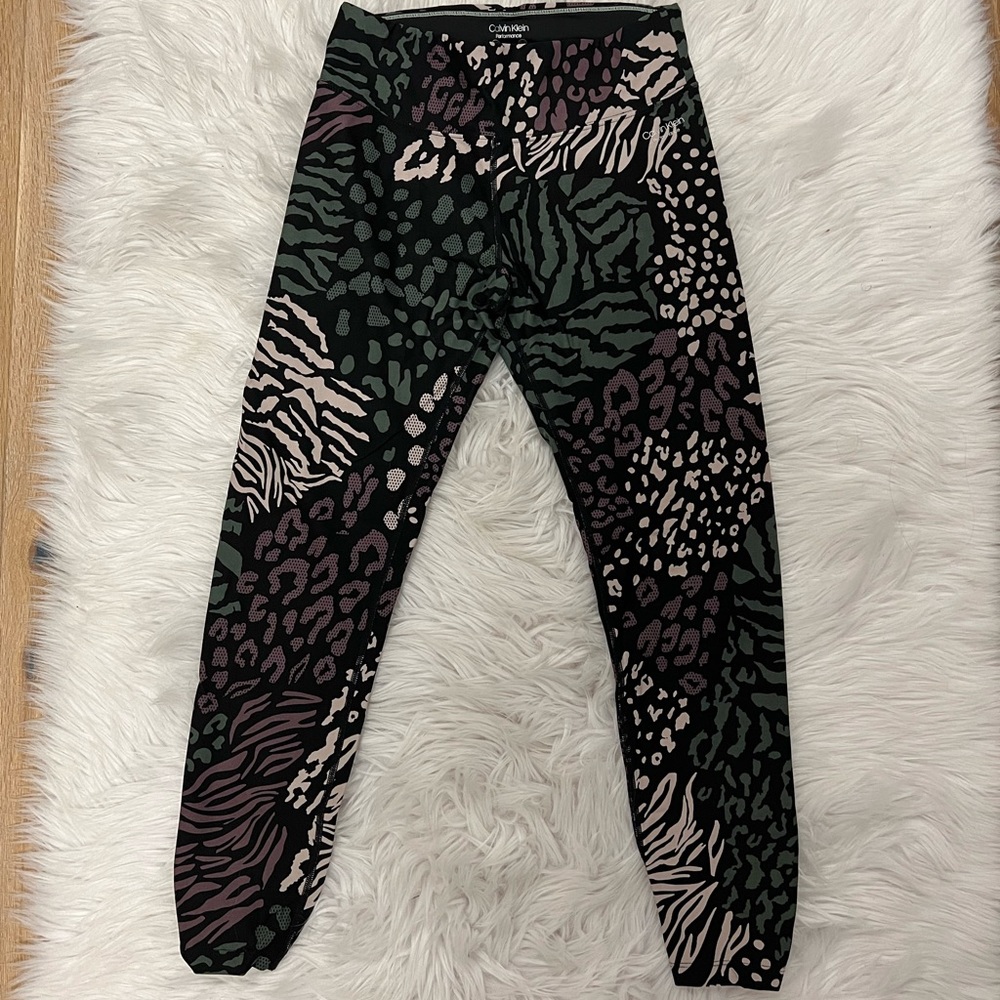 Calvin Klein athletic leggings size S
